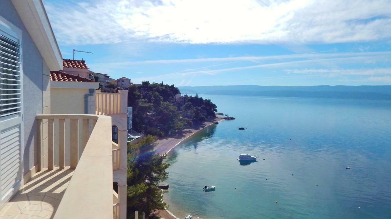 Seafront Apartments Nemira Омиш Экстерьер фото