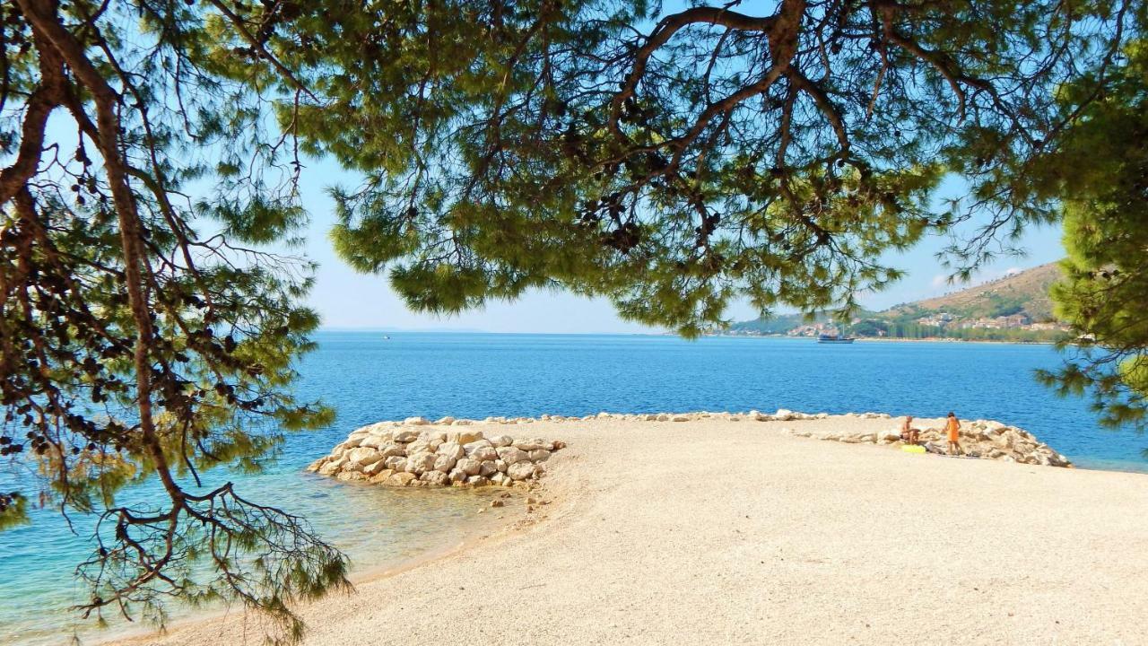 Seafront Apartments Nemira Омиш Экстерьер фото
