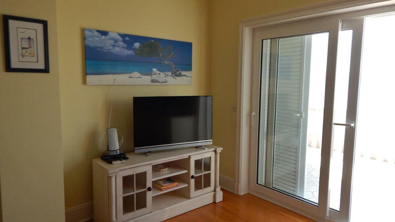 Seafront Apartments Nemira Омиш Экстерьер фото