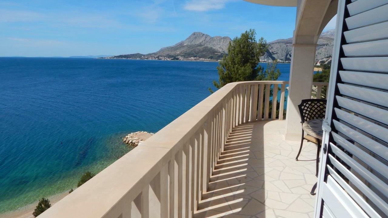 Seafront Apartments Nemira Омиш Экстерьер фото
