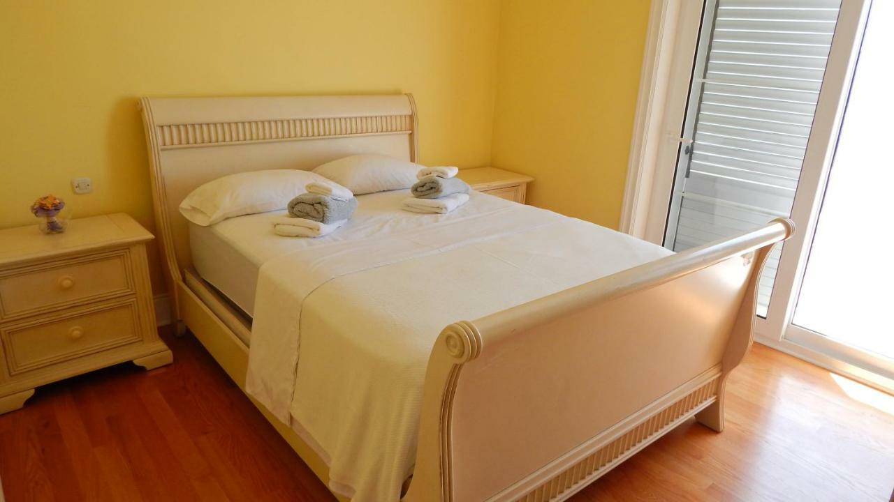 Seafront Apartments Nemira Омиш Экстерьер фото