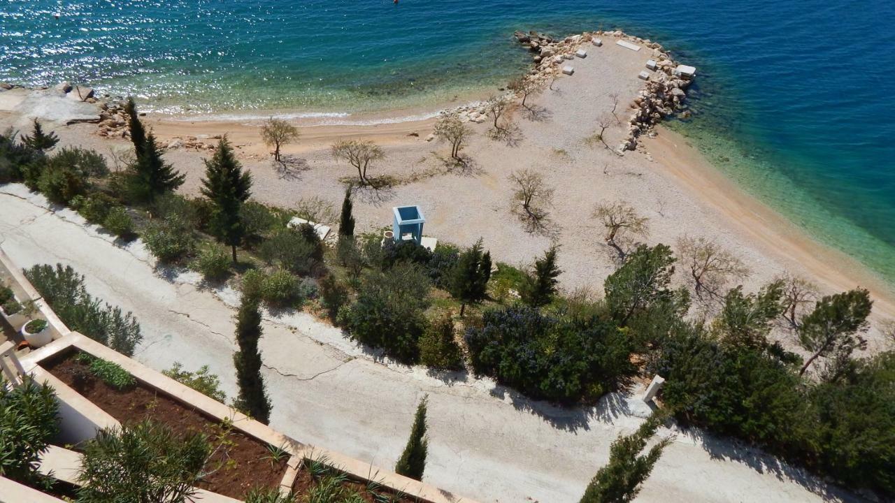 Seafront Apartments Nemira Омиш Экстерьер фото