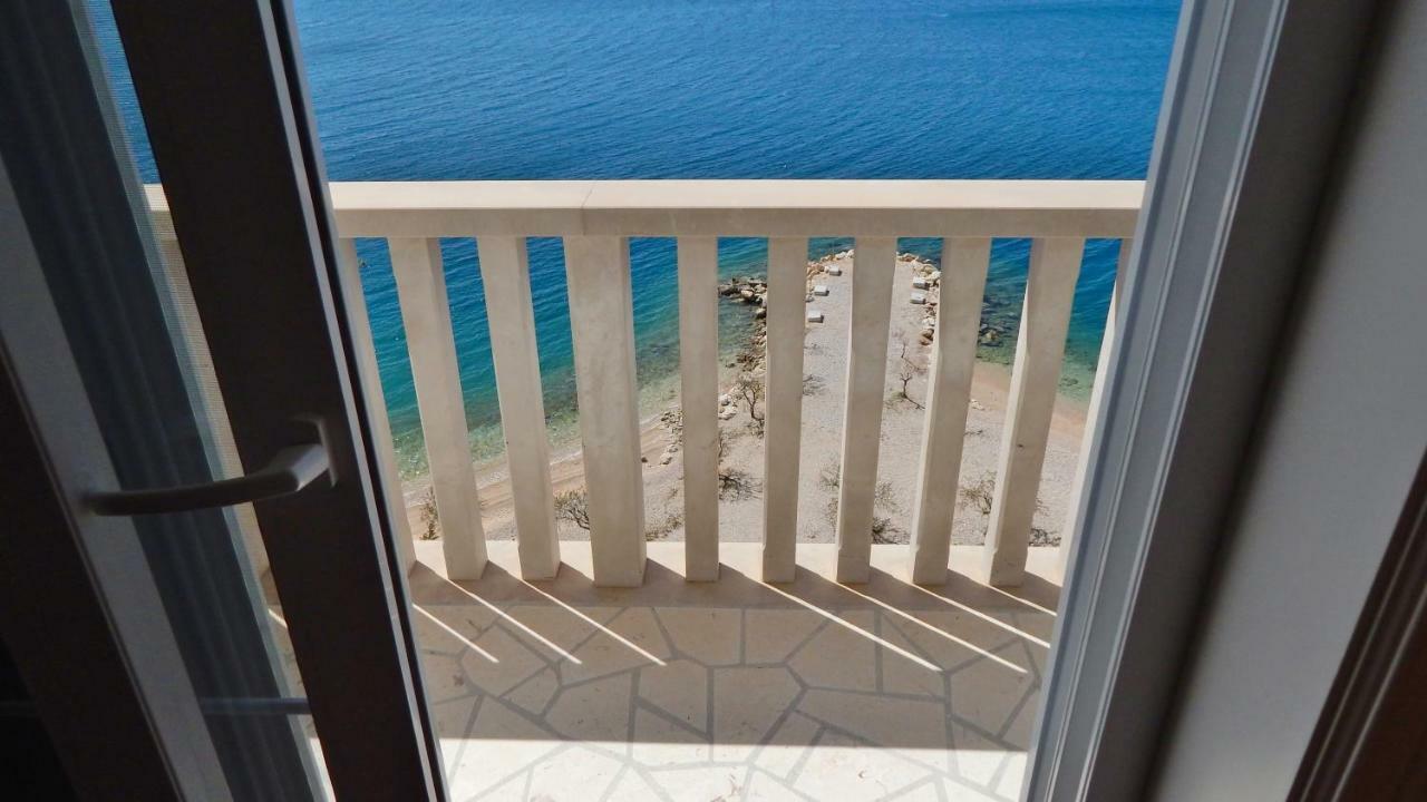Seafront Apartments Nemira Омиш Экстерьер фото
